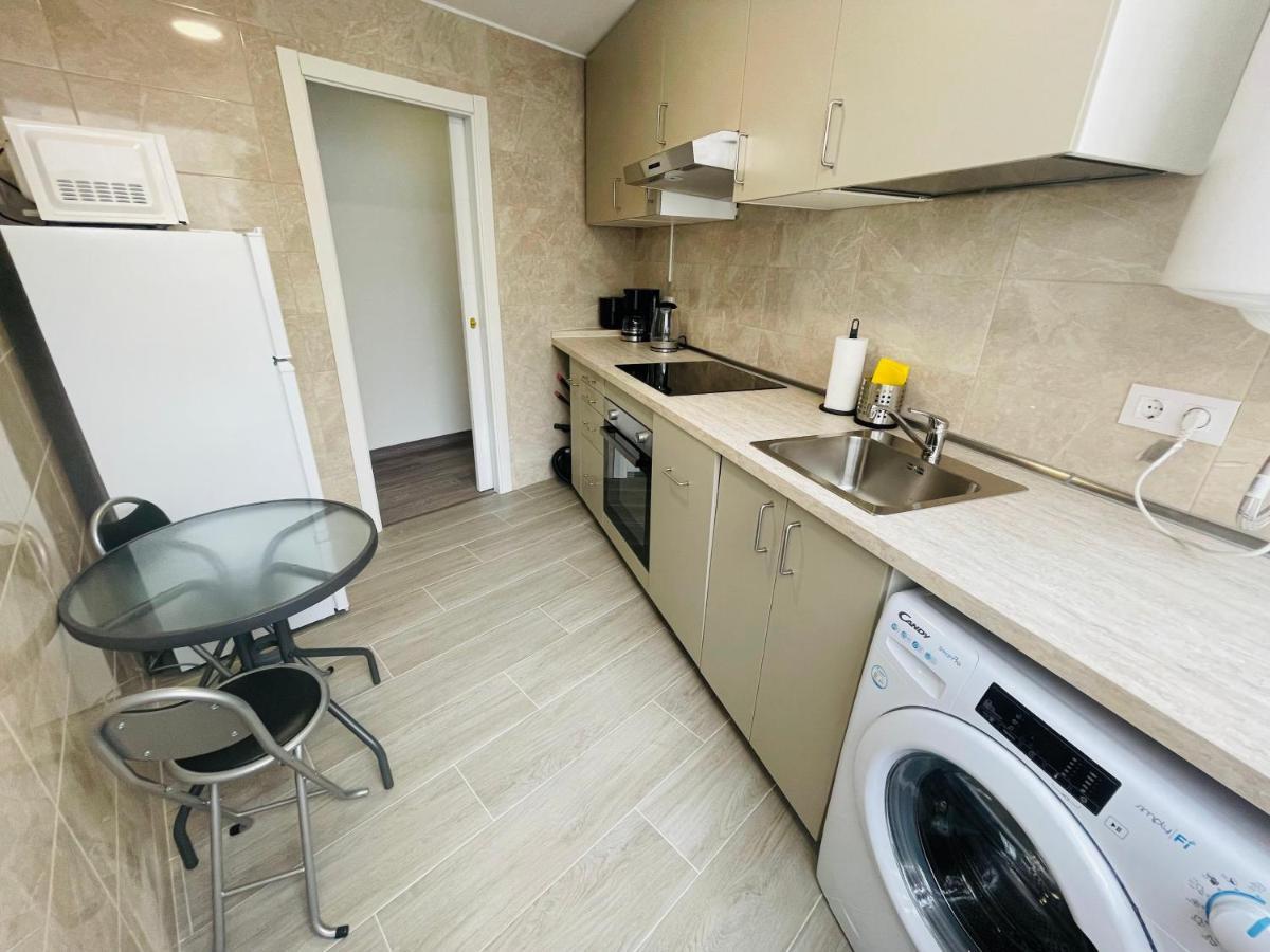 Barca 5 New Beach Apartment 산트 아드리아 데 베소스 외부 사진